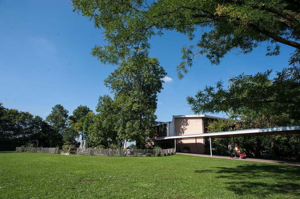 Hotel Coop Tagungszentrum & Hotelpark Im Gruenen Muttenz Exterior foto